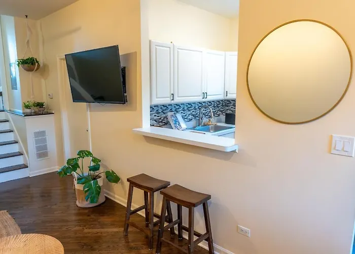 Bucktown Private *